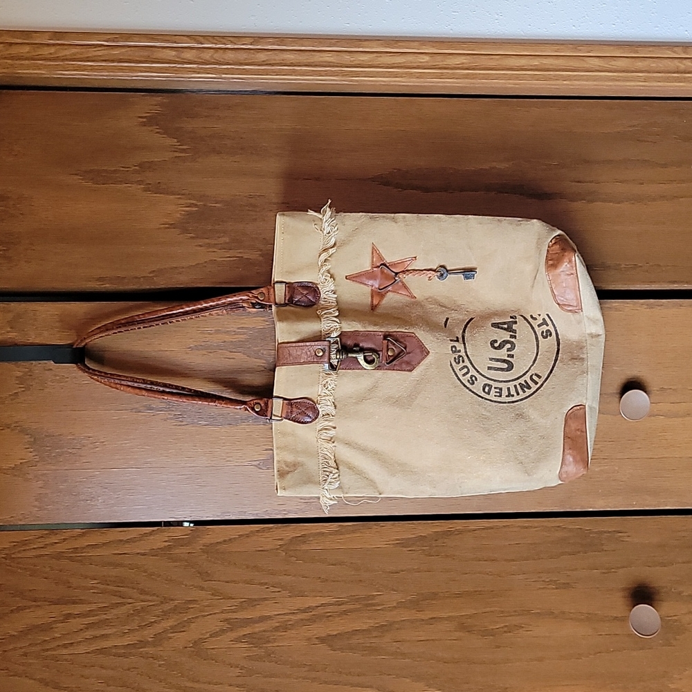 Tote bag
